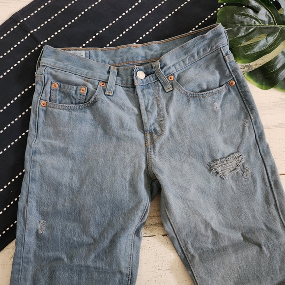 Levis Premium Taper Leg Mid Rise Jeans Distressed Size 24 - Picture 7 of 12